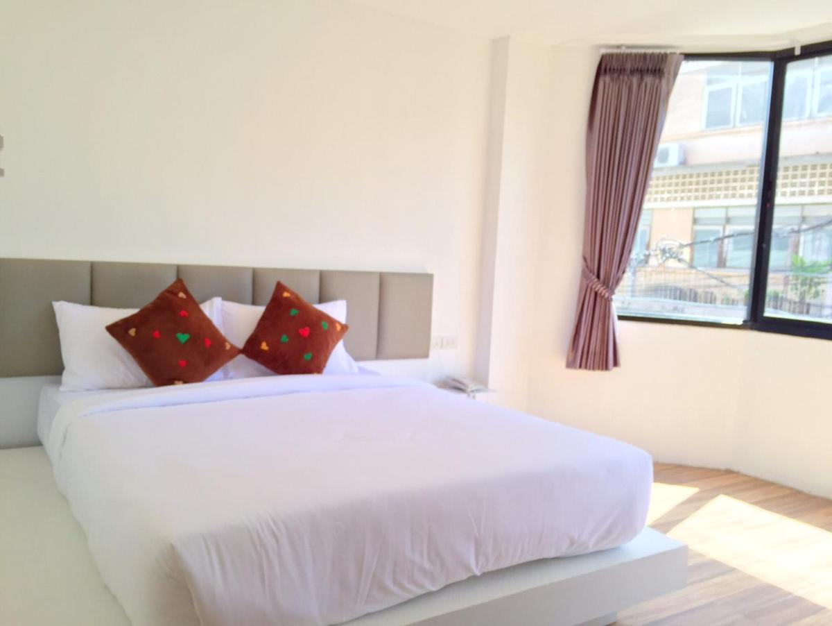 The Harbour Front Hotel - Housity