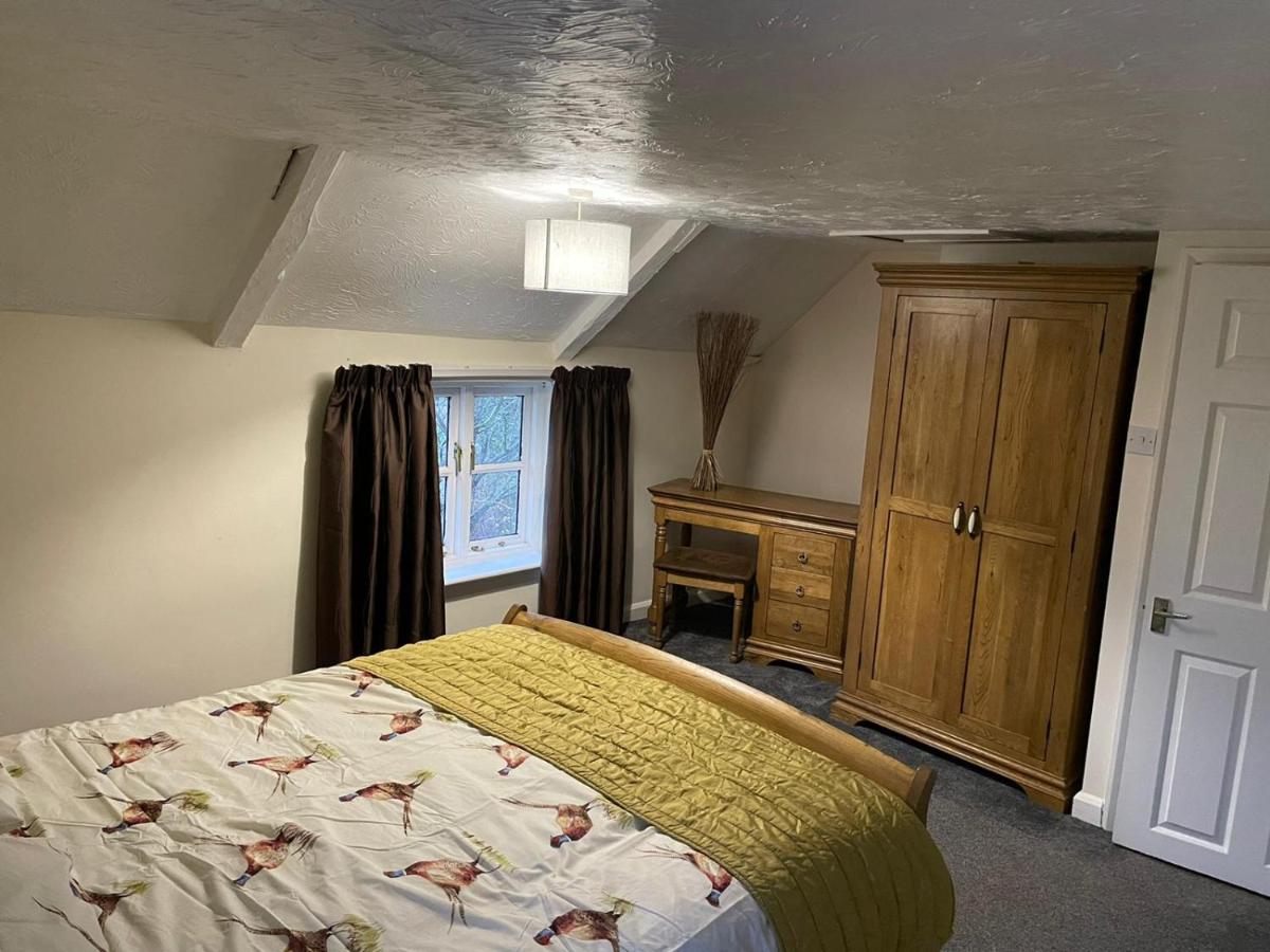 2 Bed Cosy Cottage - Housity
