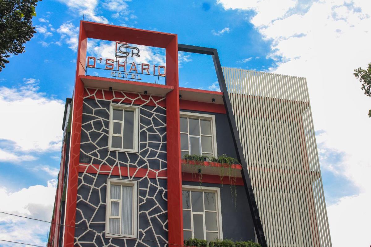 D'SHARIO Hotel Kepanjen - Housity