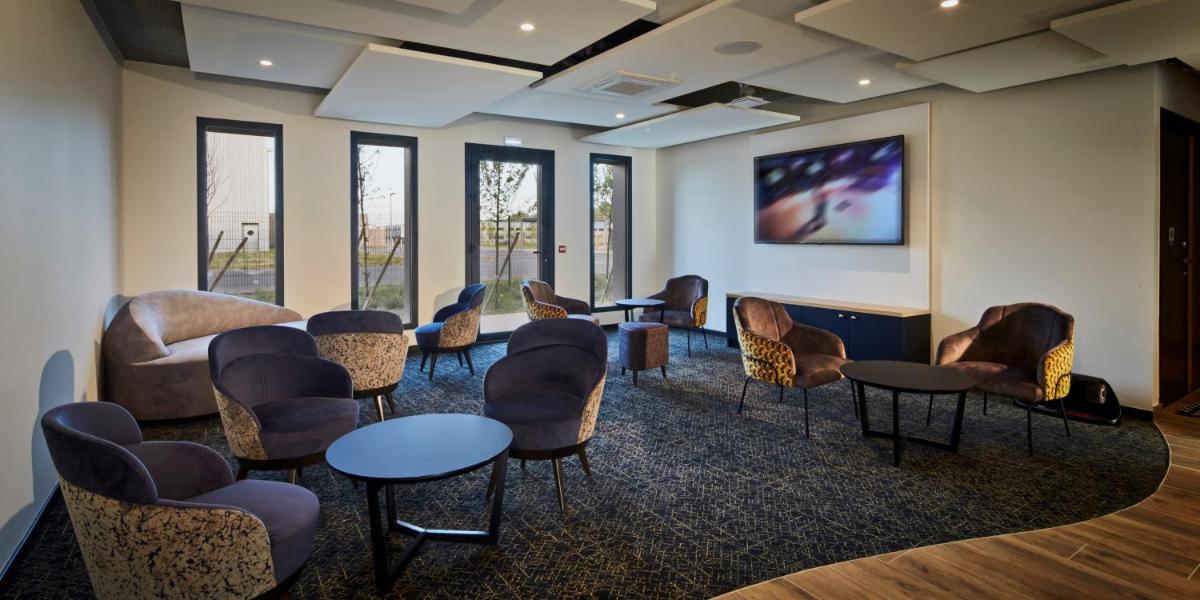 Kyriad Combs-La-Ville - Senart - Housity