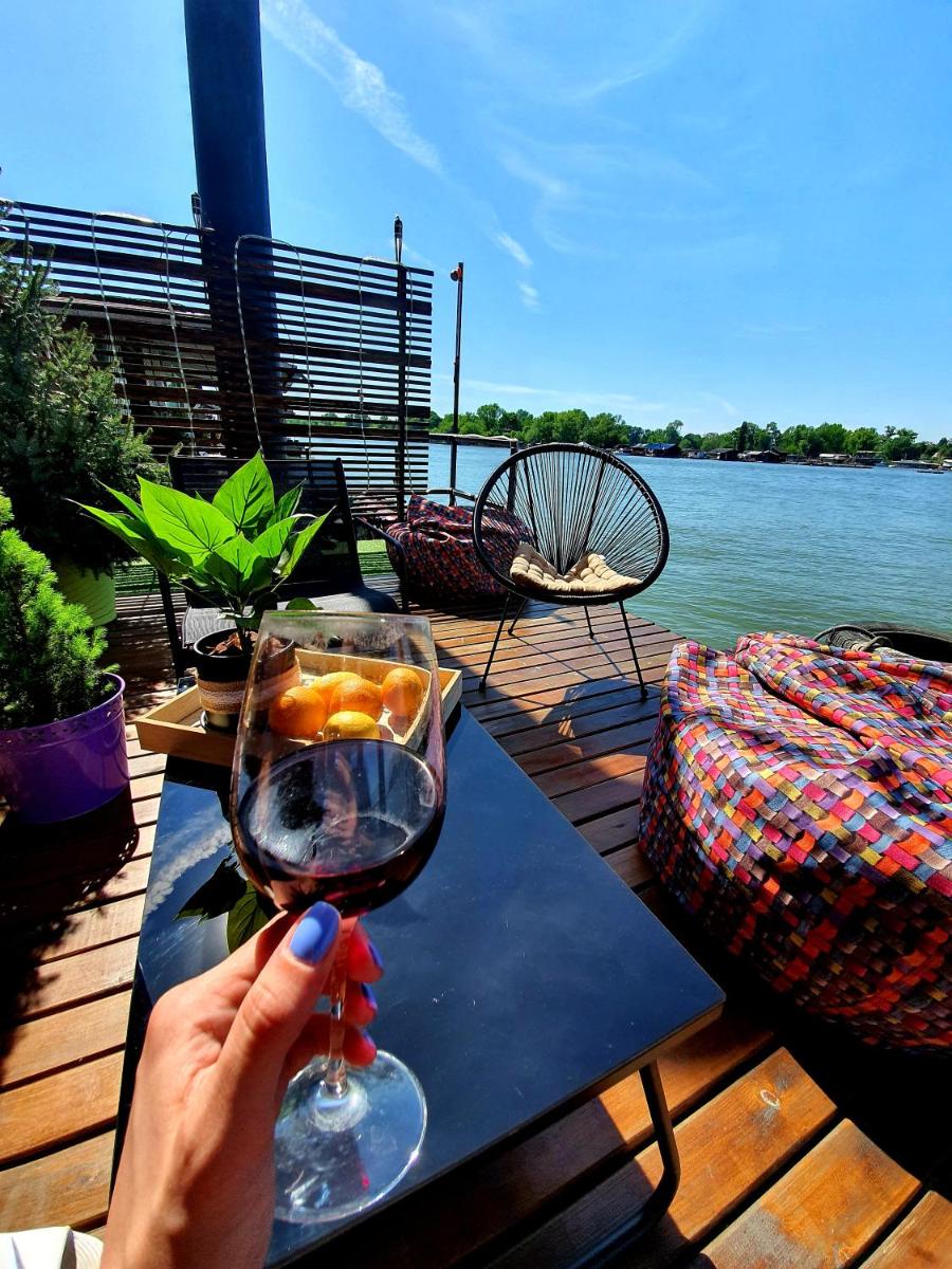 Monte Cristo villa on water - Housity