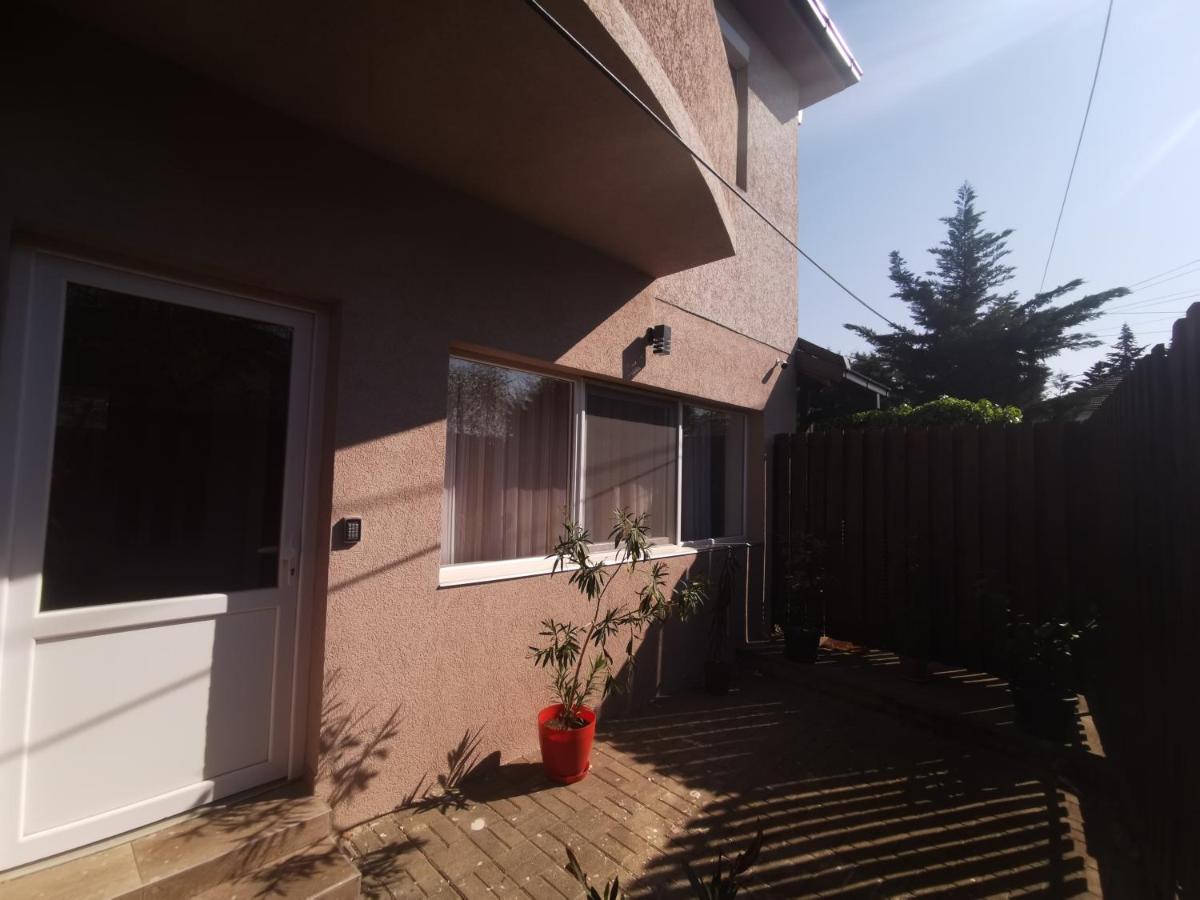 Crown Apartments - Housity