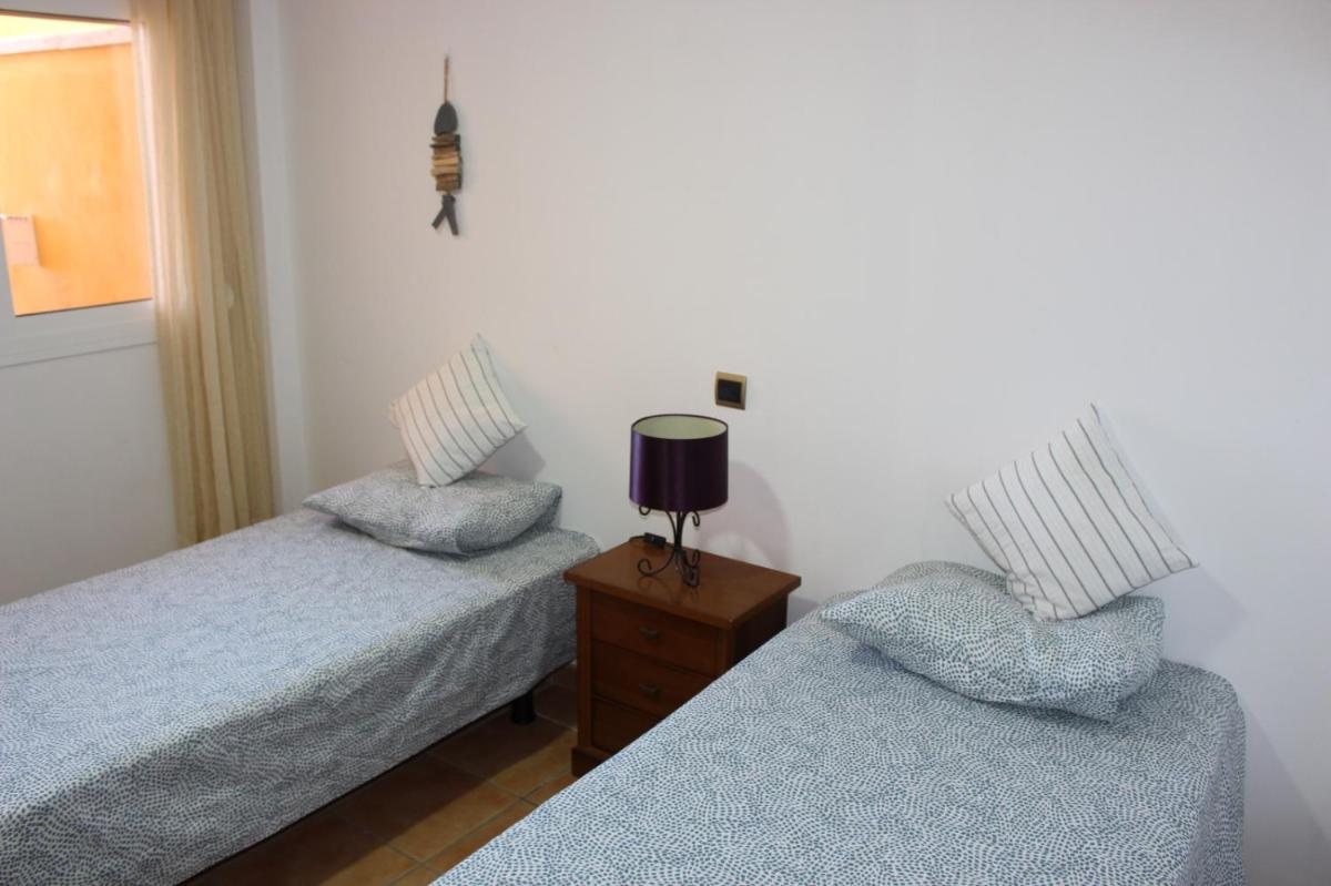Holiday home with a Serene Ocean and Mountain View - Housity