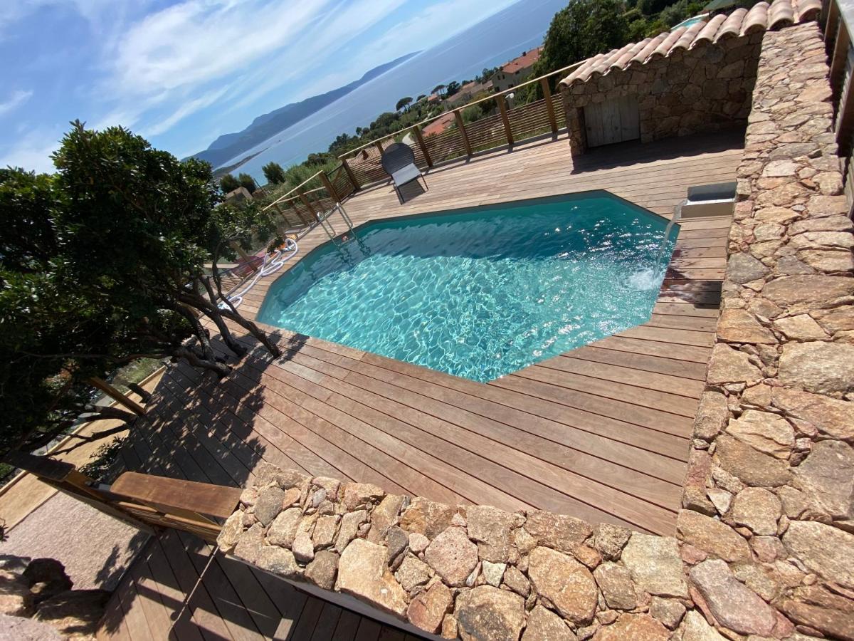 Villa haut de gamme avec splendide vue mer et piscine, passage secret à découvrir - Housity