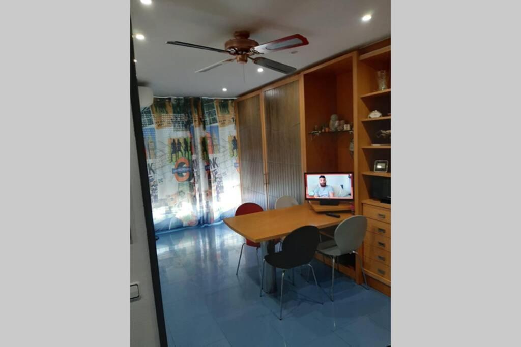 Estudio en la Pineda todo en un ambiente cerca de Port Aventura - Housity