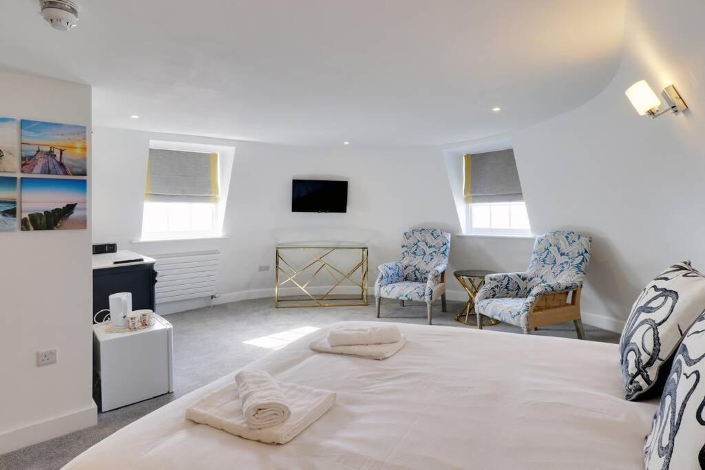 master accommodation suite 11 sea view - Housity