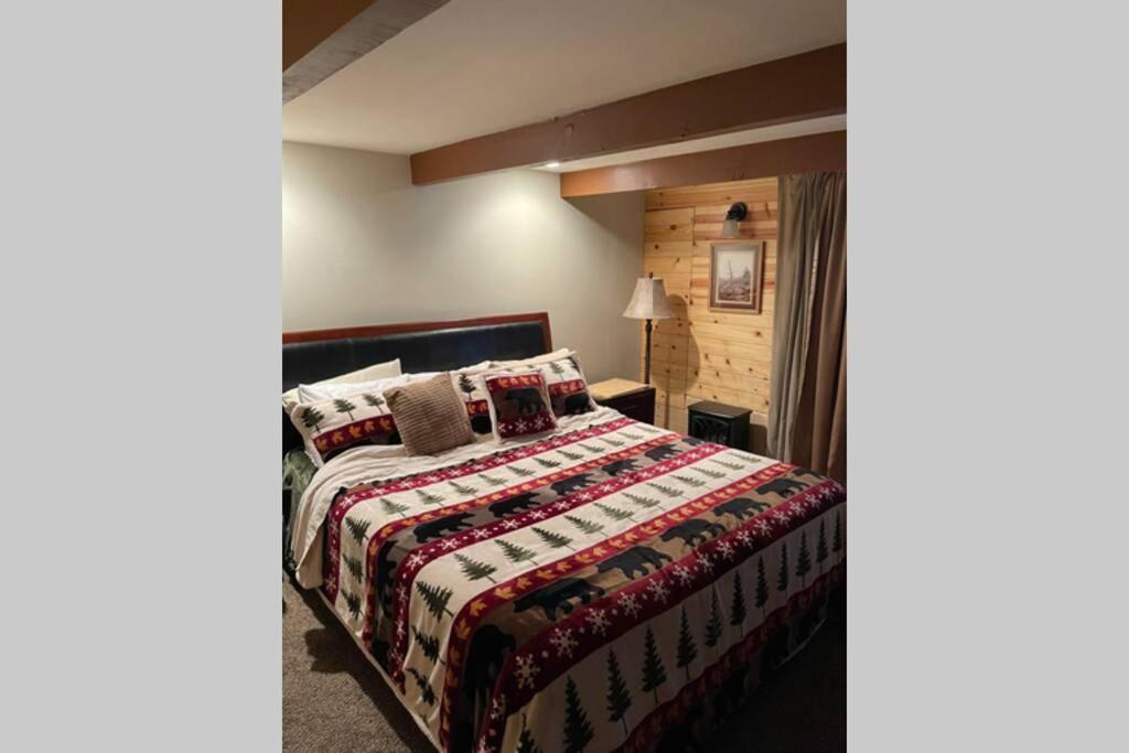 Memories in the Making at The Moonridge Cabin! - Housity