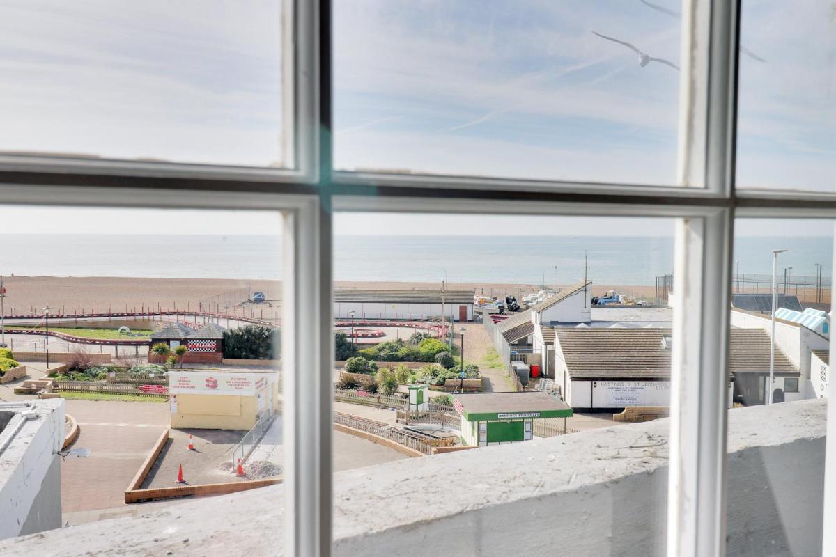 master accommodation suite 11 sea view - Housity