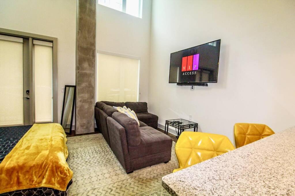 The Beltline Escape 10 Star Location Queen Bed Pkg - Housity