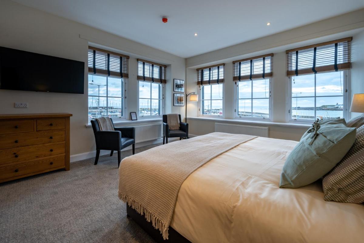 The Waterfront - Housity