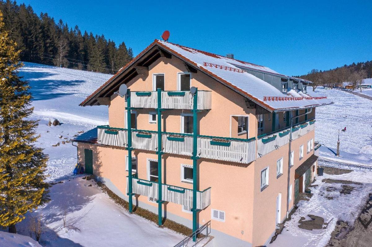 Edelweiß - Appartements & Café - Housity
