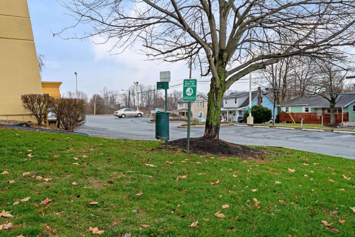 La Quinta by Wyndham Harrisburg Airport Hershey - Housity