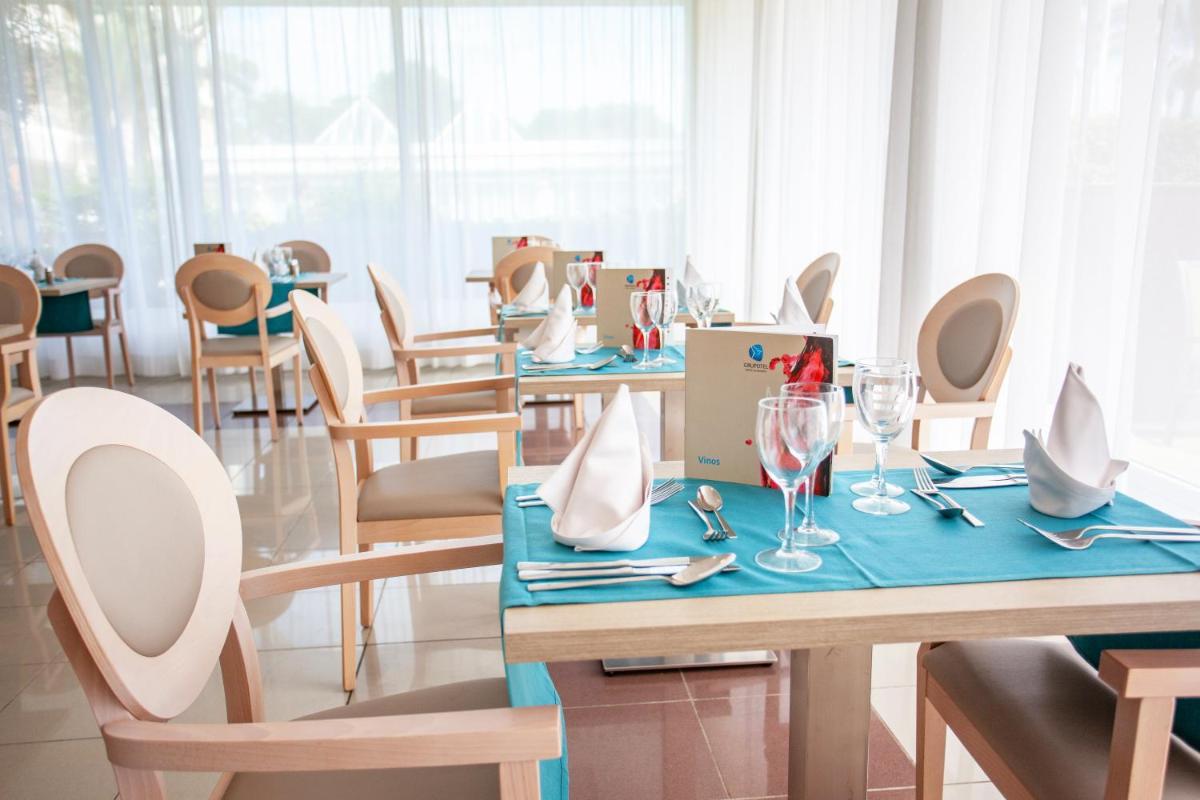Un restaurante o sitio para comer en Grupotel Gran Vista & Spa