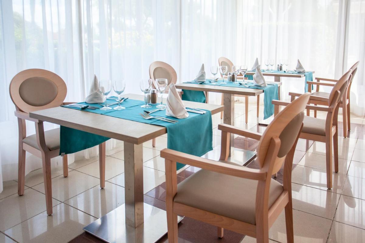 Un restaurante o sitio para comer en Grupotel Gran Vista & Spa