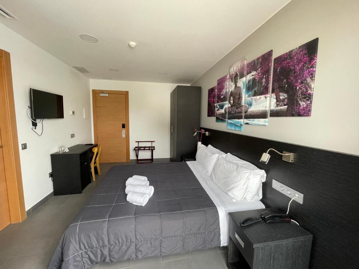 6 Bis HOTEL - Housity