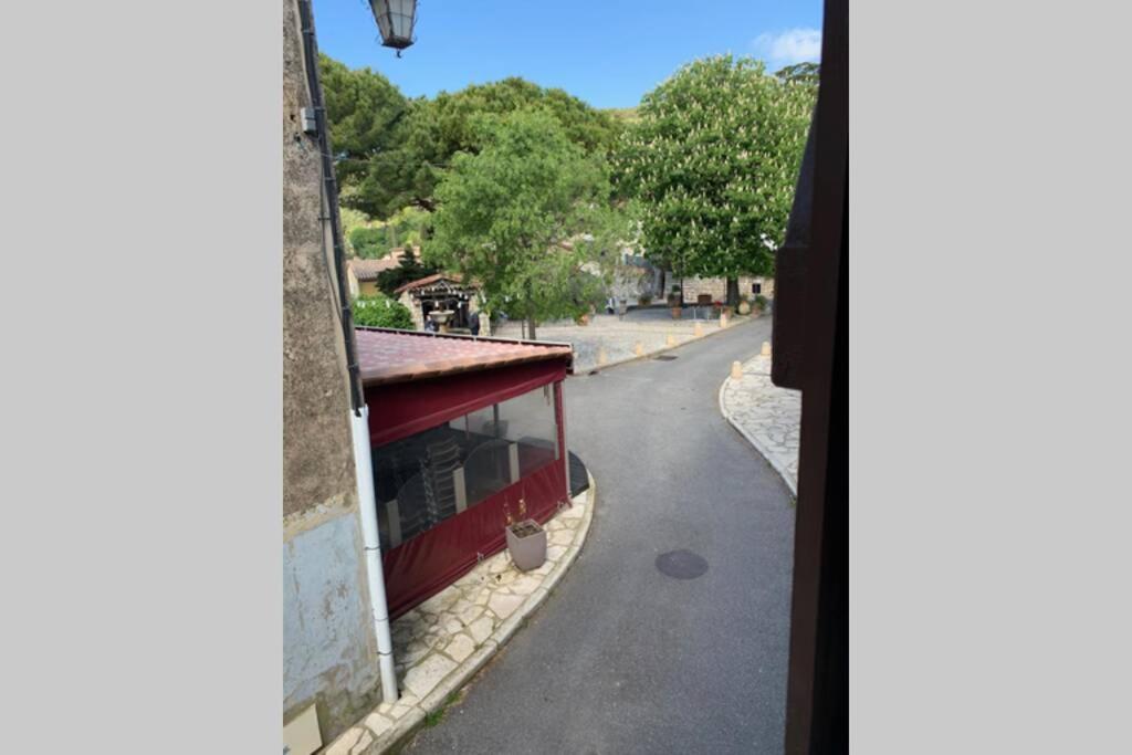 2 pièces de charme au coeur du village de CABRIS - Housity