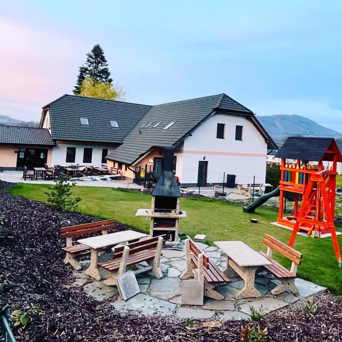 Hospůdka a Ubytování U Mitucha - Housity