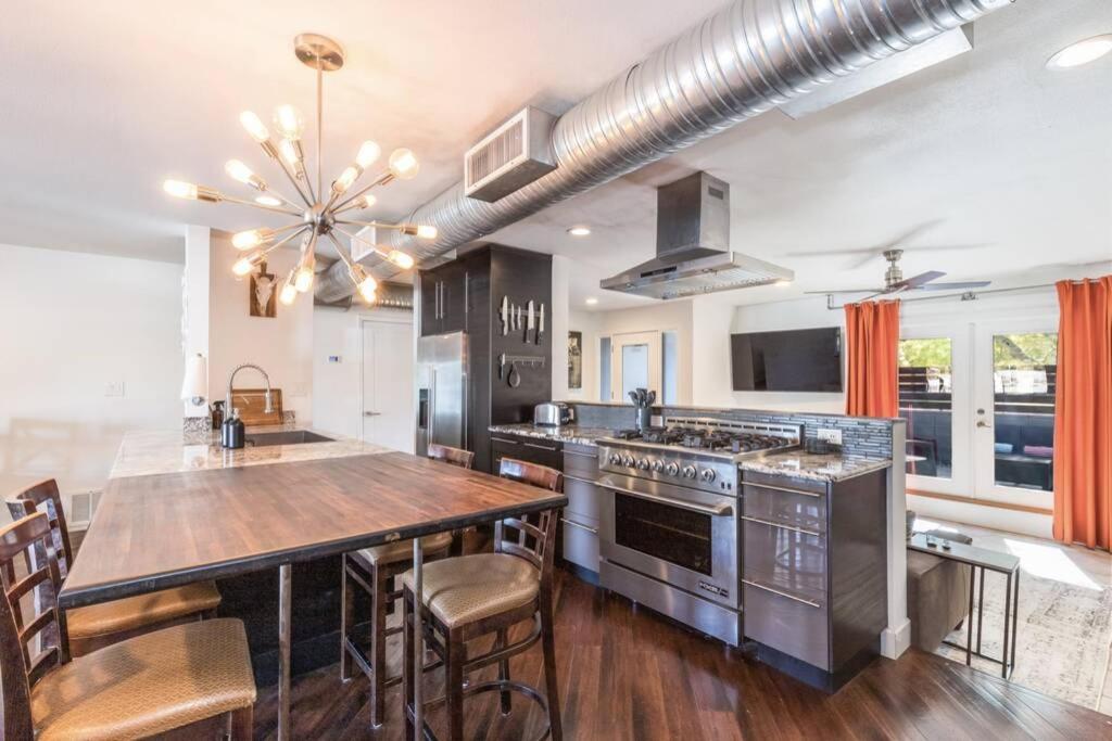 Tempe 3BD Home + Heated Pool + Hot Tub - Housity