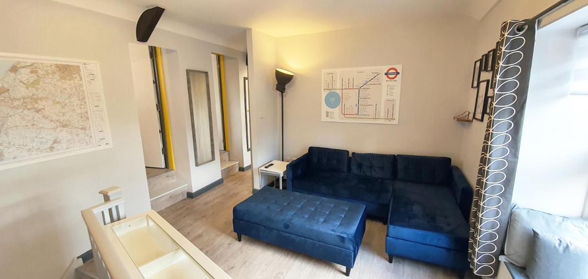 Cheddar Village Apartment - Housity