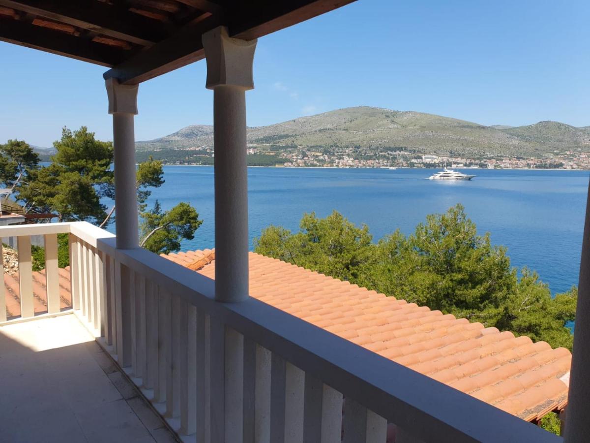 Seafront House Nusha - Housity