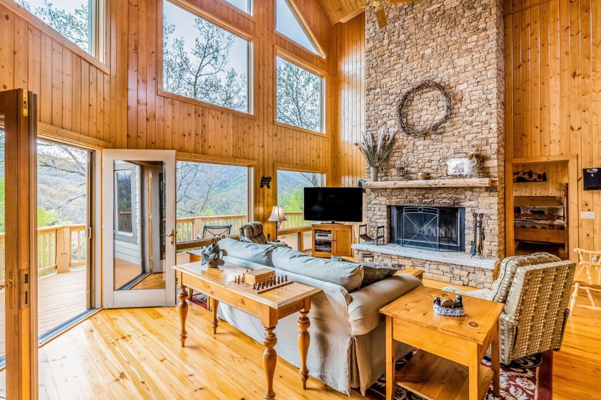 Summit Escape - Housity