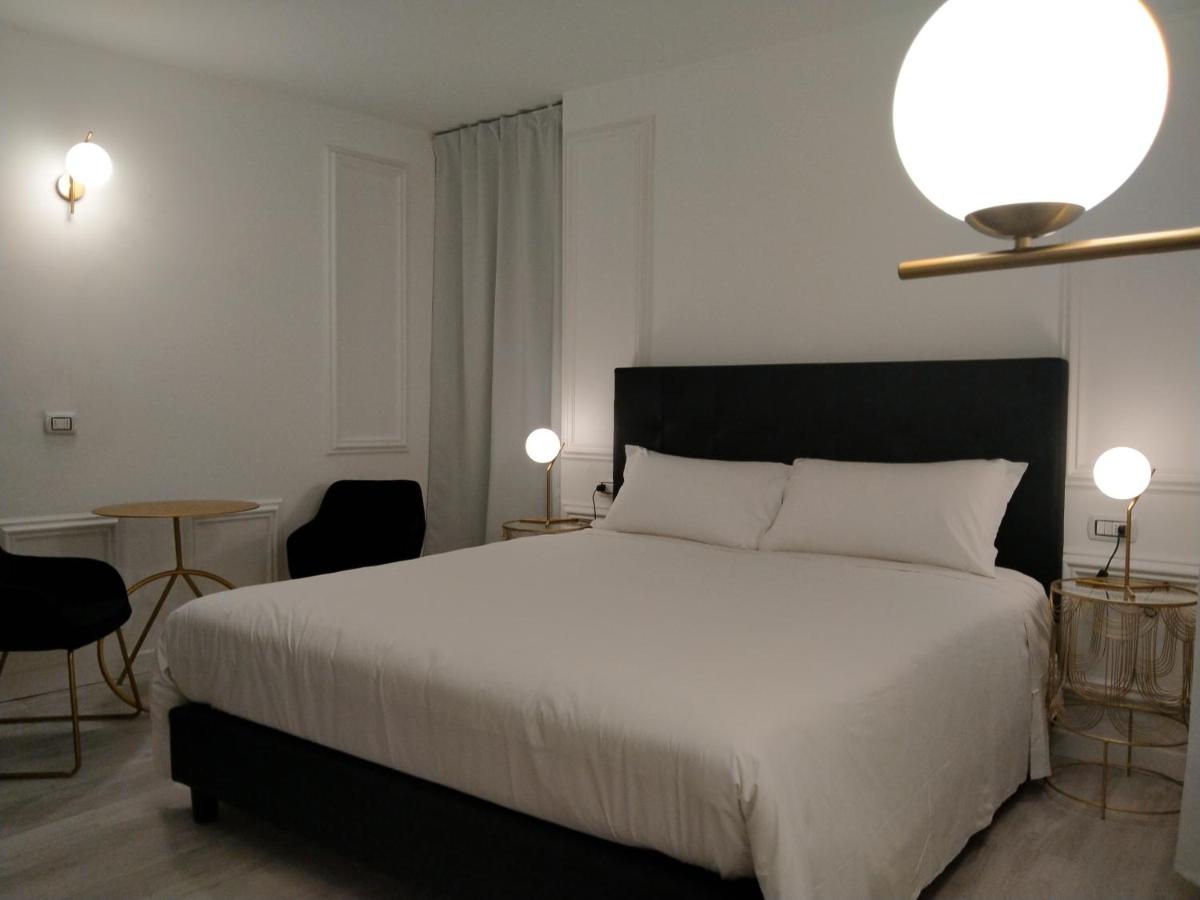 Bresciantica - Housity