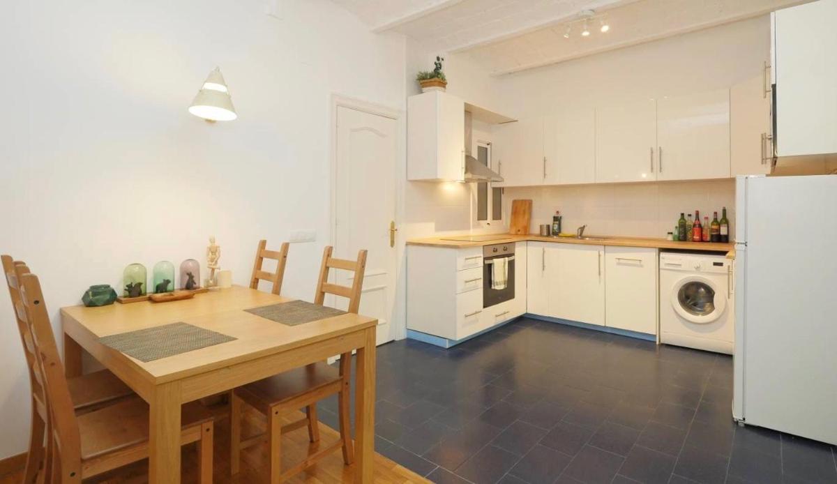 Elegant & Modern Eixample Apartments - Housity