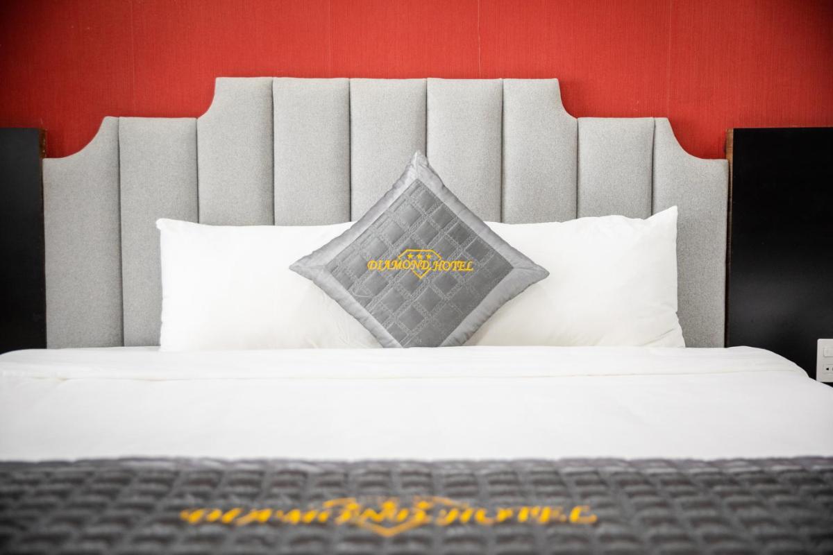 Diamond Hotel - Housity