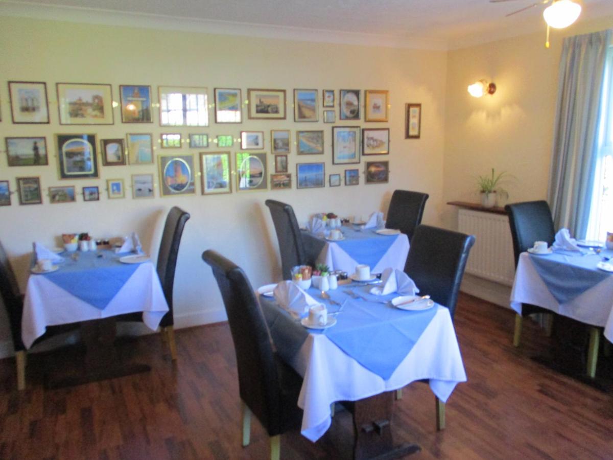 Gate Lodge Guest House - Housity