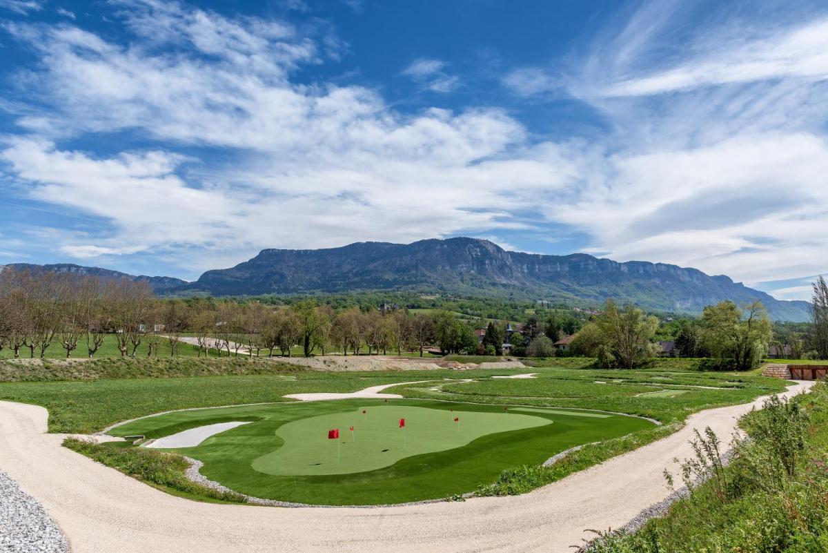 Vue générale sur la montagne ou vue sur la montagne depuis l'hôtel