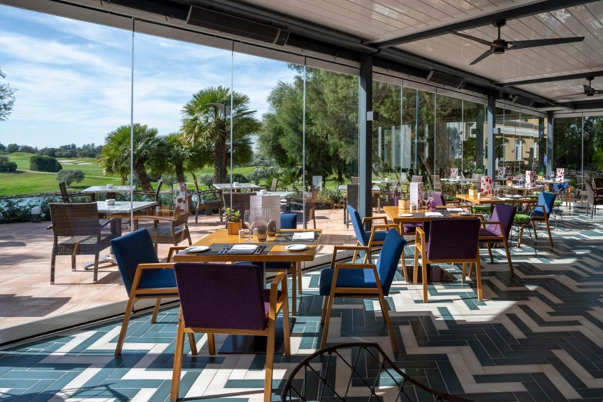 Un restaurante o sitio para comer en Barceló Montecastillo Golf