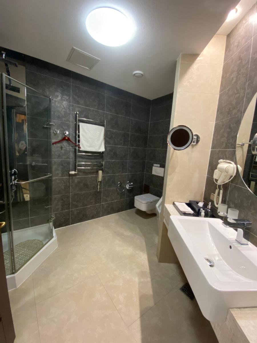 Hotel Feride - Housity