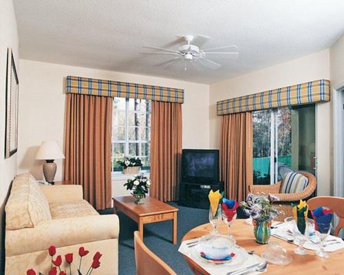 Warm and Friendly One Bedroom Family Getaway Villa in Kissimmee - Housity