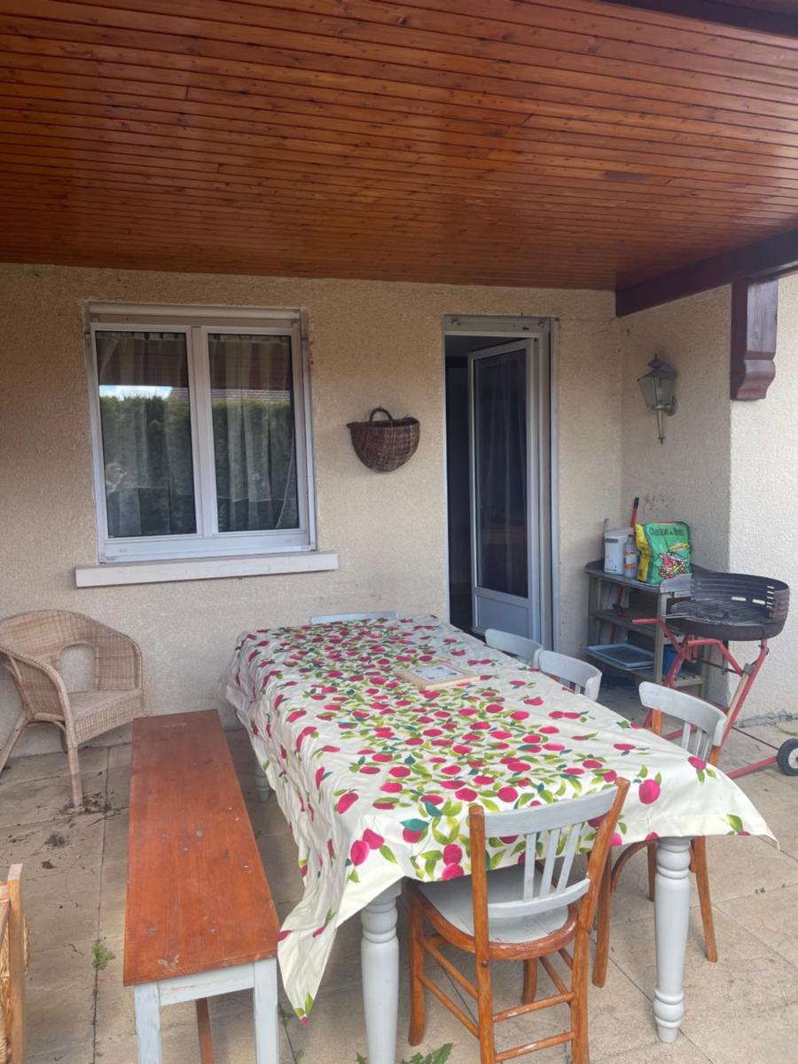 Jolie maison spacieuse dans petit village calme - Housity