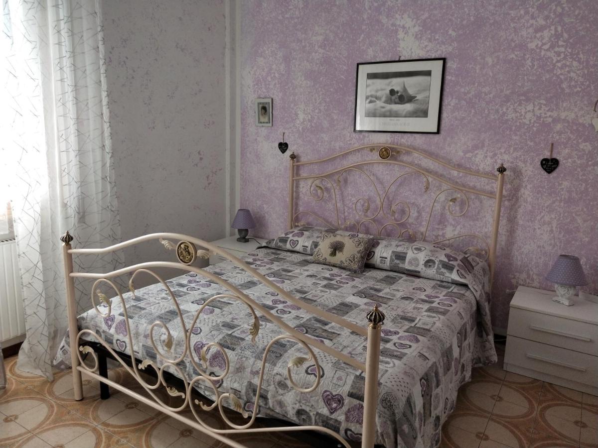 Yellow Submarine Freeparking petfriendly - Housity
