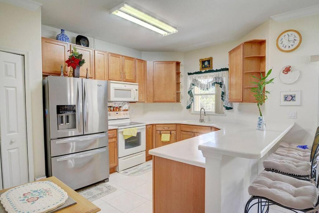 HUGE HOME!! Pool Table near STADIUM & BEACH - Housity