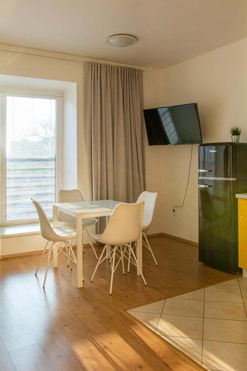 Suitetrails - Yellow Apartment