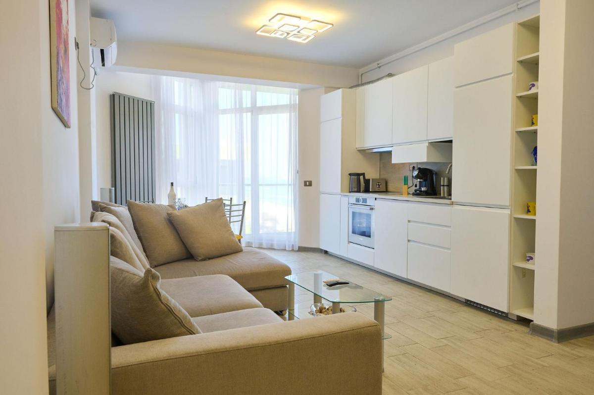 Crazy Sea View 2BR Apartment Spa Pools Resort- Parking - Housity