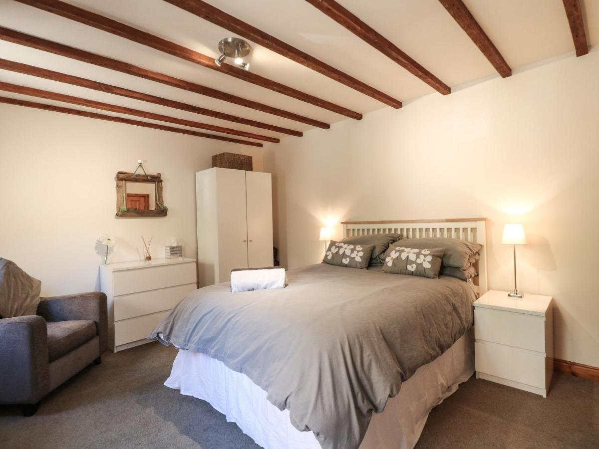 Chestnuts Barn - Housity