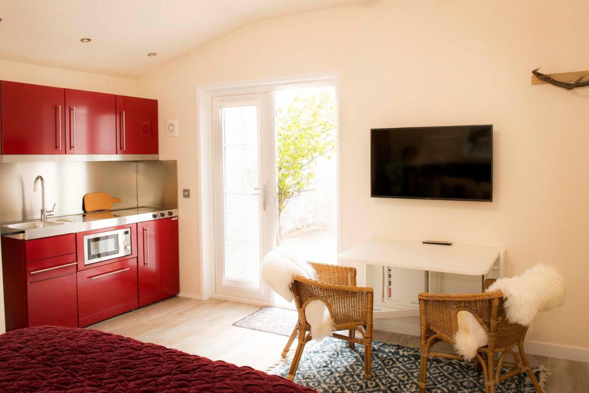 Pear Tree Cottage - Housity