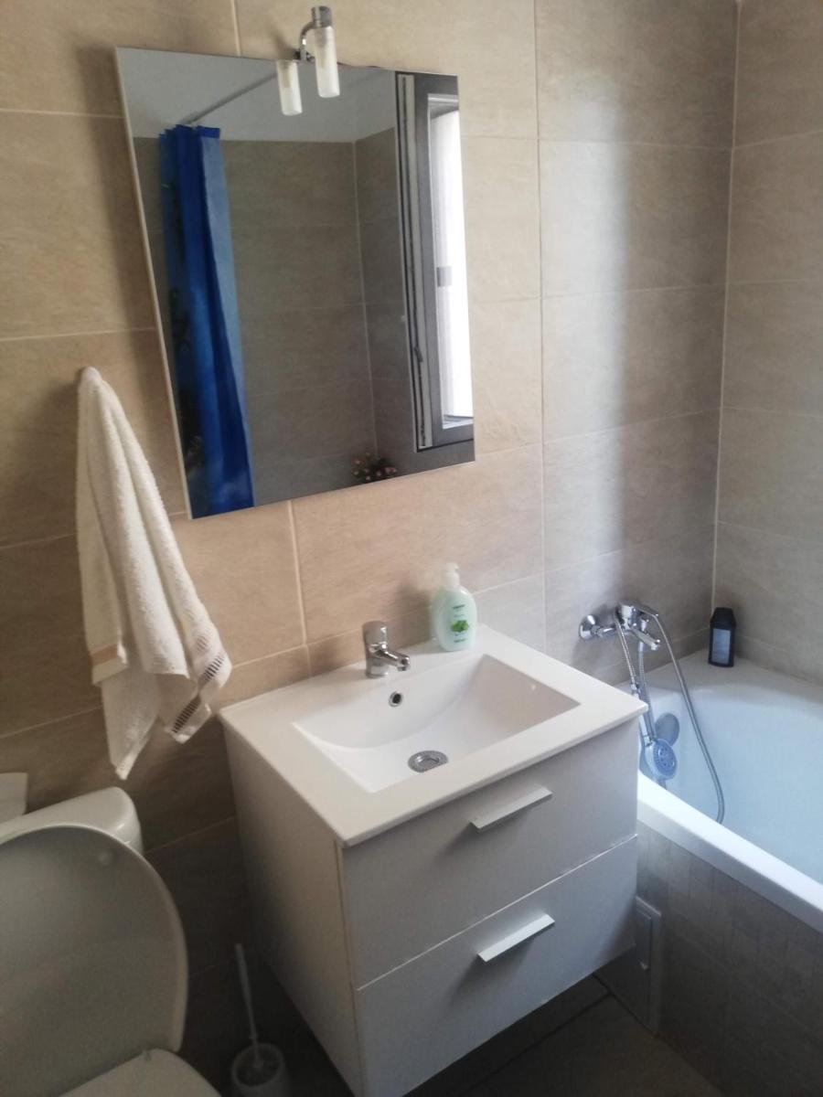 Ella Doo Apartament - 15 min de Palas - Housity
