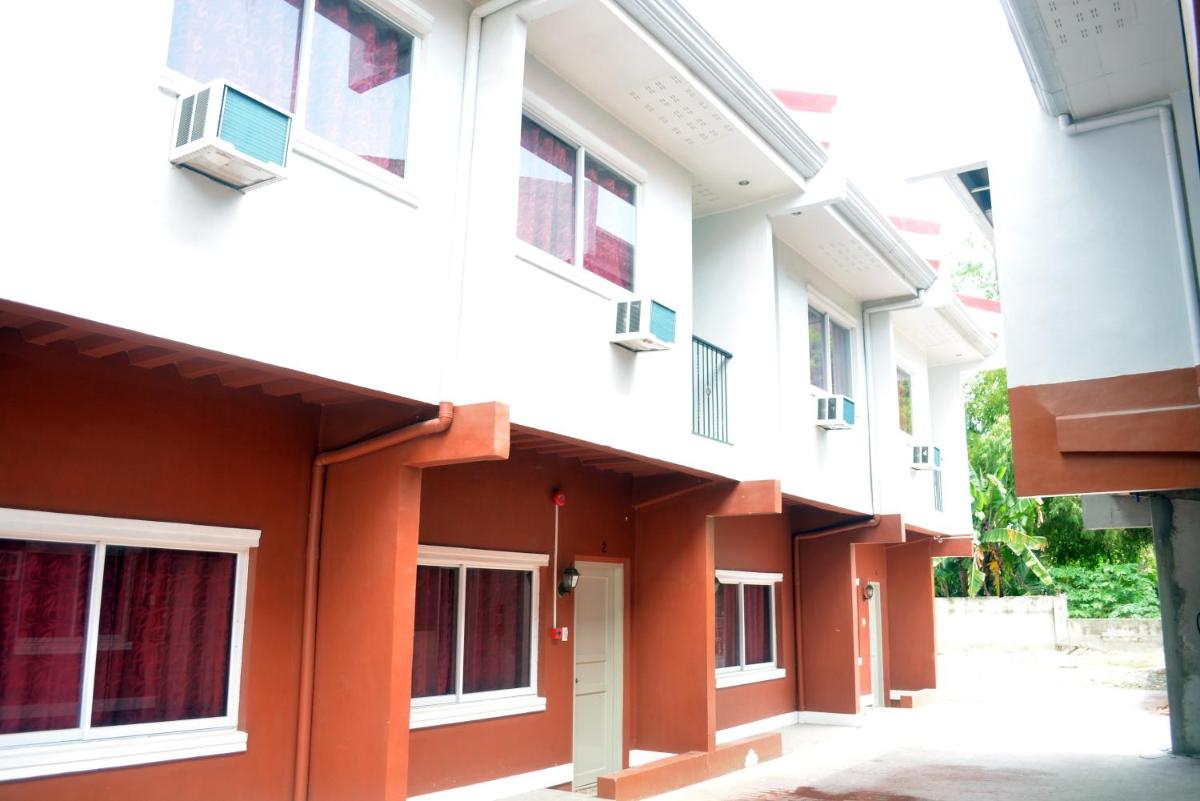 Ashley and Bill's Suites 'N Garden Hotel and Vacation Homes - Housity