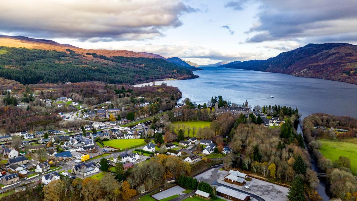 Loch Ness Highland Resort - Housity