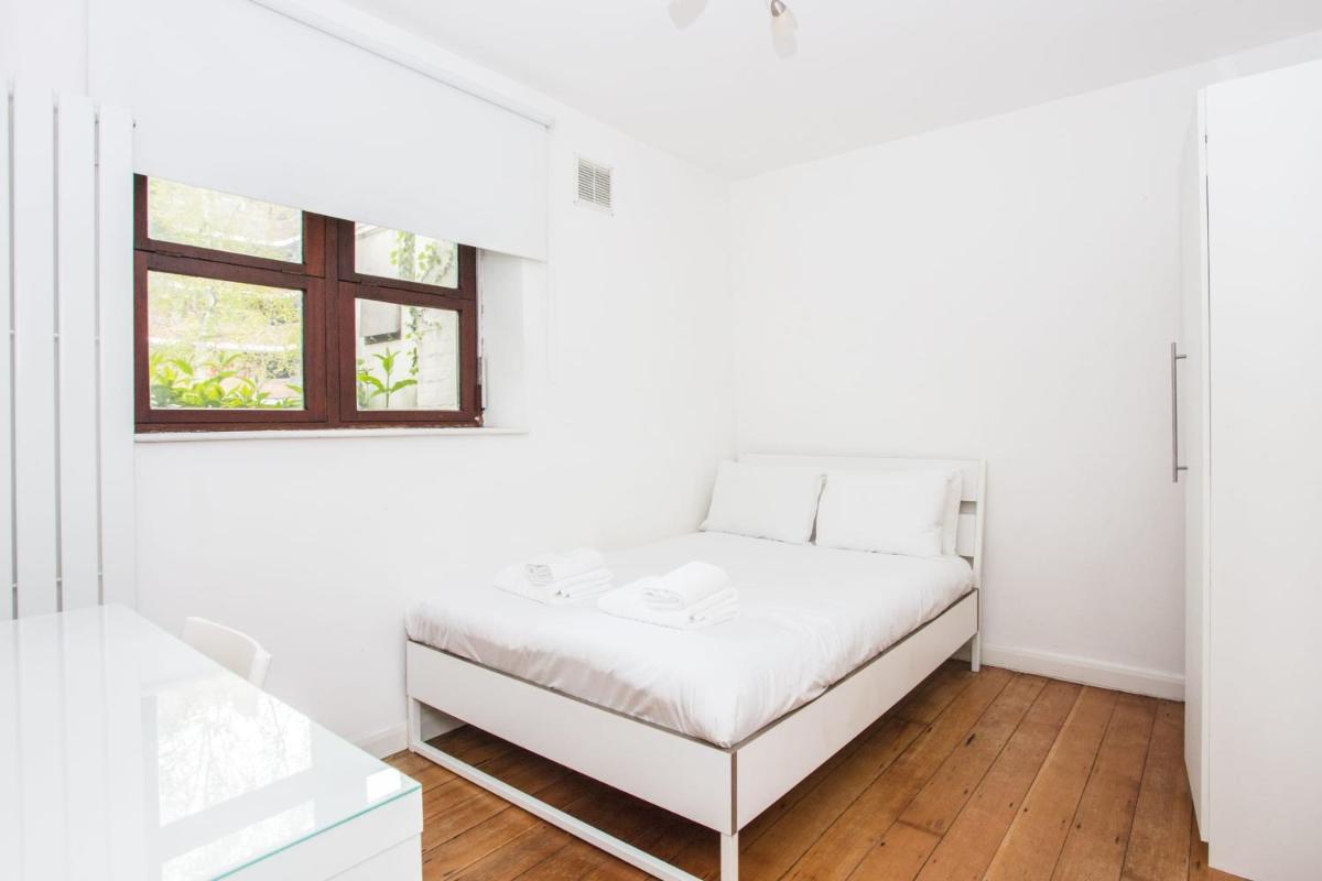 Central 2 Bedroom  in Kennington - Housity