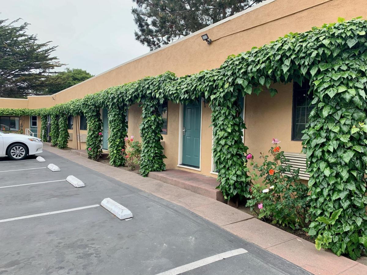 Monterey Oceanside Inn - Housity