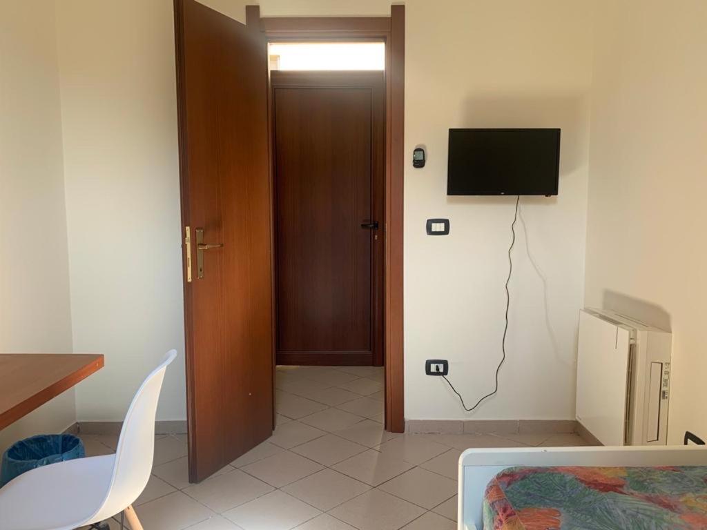 Casa Adriana, centralissima, confinante ospedale civile - Housity