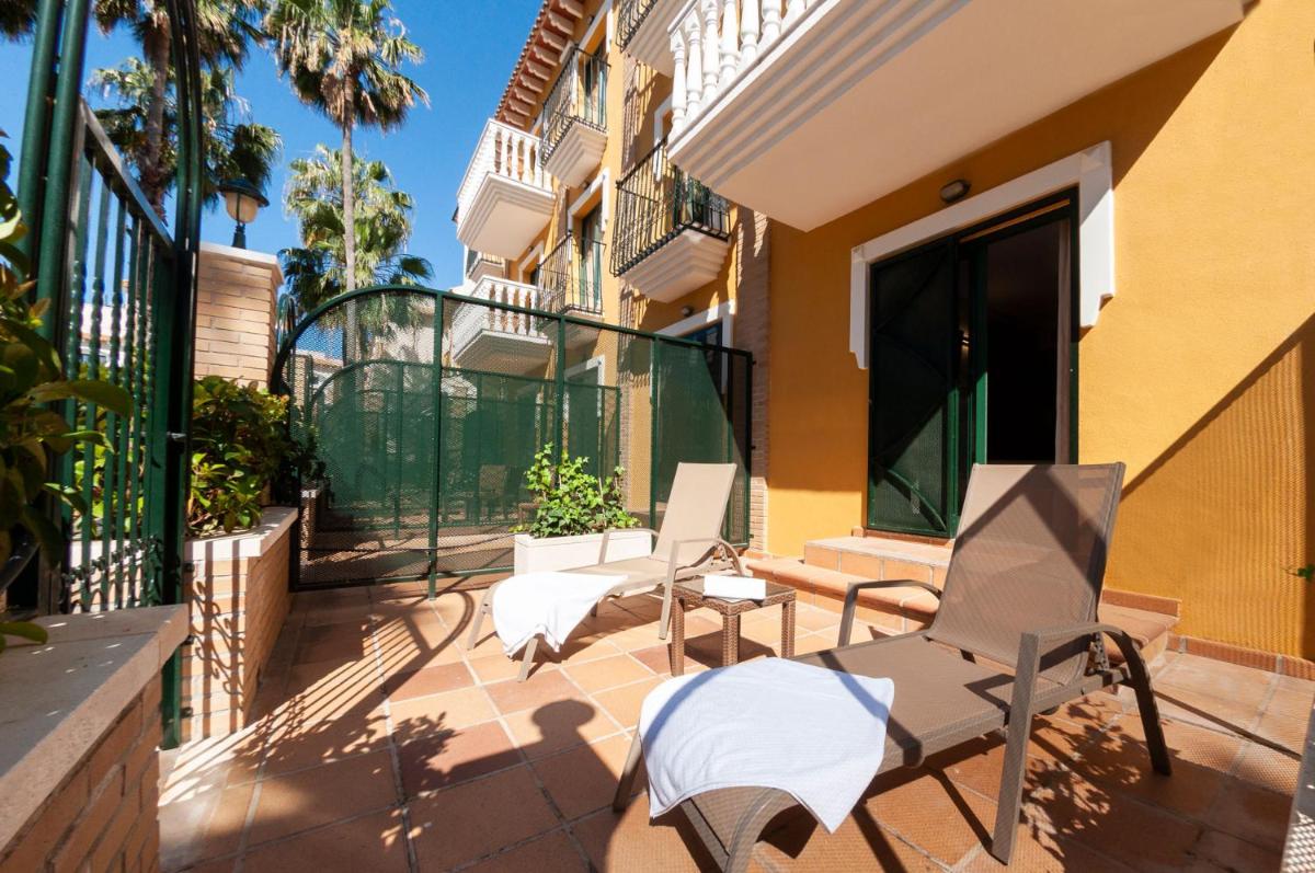 Un balcón o terraza de Hotel La Laguna Spa & Golf