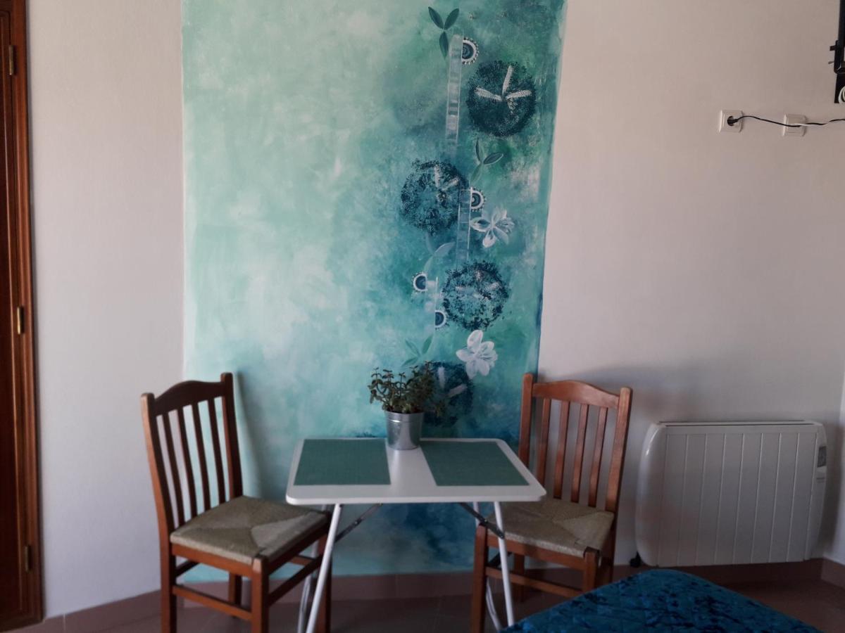 Sagres Sunny Room with private bathroom 300m from the beach - Housity