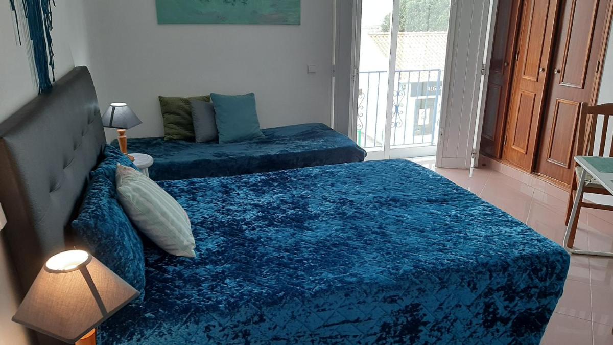 Sagres Sunny Room with private bathroom 300m from the beach - Housity