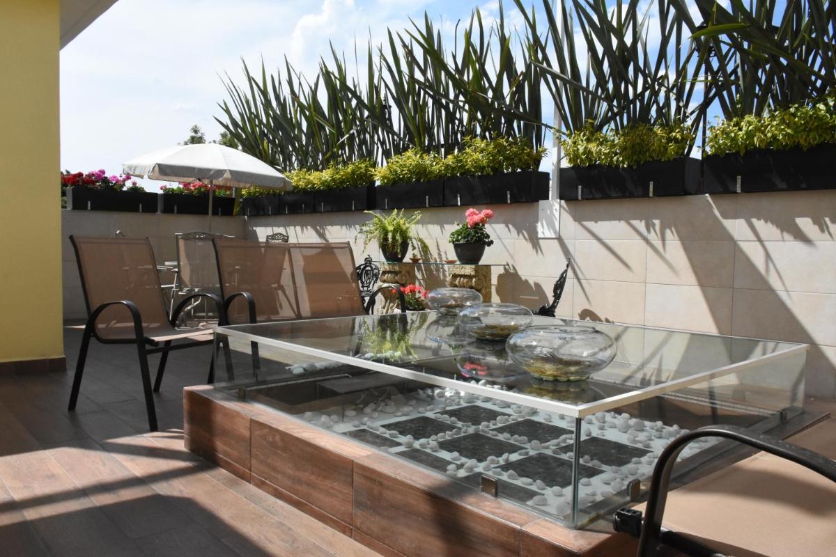 Habitación Jorge Negrete - Habitación independiente con baño privado y bella terraza común - Housity